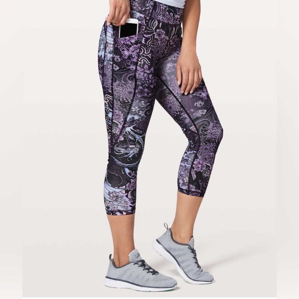 EUC! Lululemon Time To Sweat crop leggings tights Memoir Purple print size 4